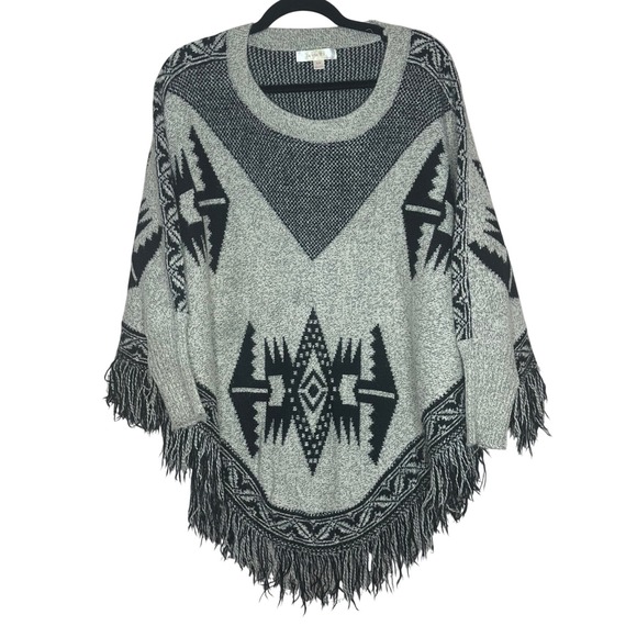La Vie 89 VTG Bohemian Fringe Poncho Sweater Grey Black Aztec Print S/M - Picture 1 of 6